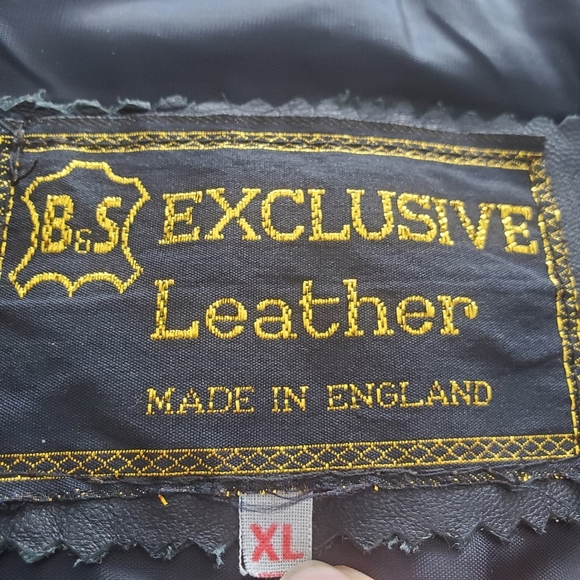 Gray Women's Vest - Picture 5 of 8